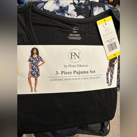 By Flora Nikrooz 3-piece pajama set - Picture 1 of 4